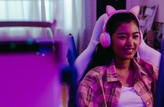 How Can Gaming Headphones Enhance Your Communication in Multiplayer Games?